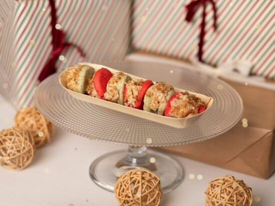 Mini pan bao rojo y verde con pollo y salsas gourmet