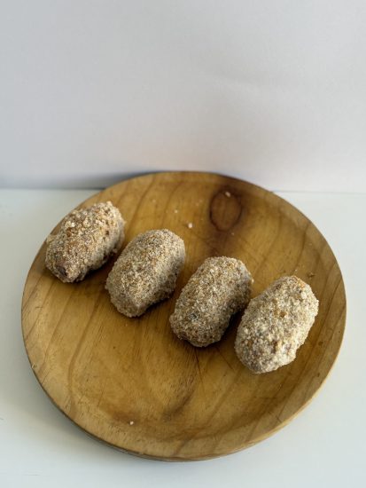 Croquetas artesanas de ternasco y longaniza rebozadas en pan de cañada